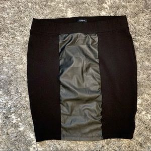 Torrid Two Tone Black and Faux Leather Skirt 14